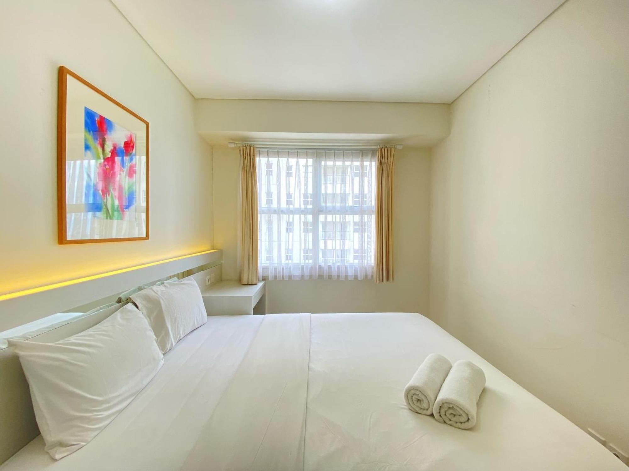 Minimalist And Spacious 1br At Parahyangan By Travelio Apartemen