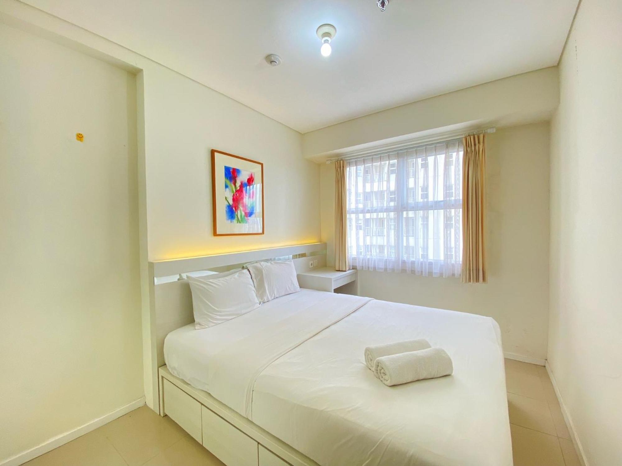 Minimalist And Spacious 1br At Parahyangan By Travelio
