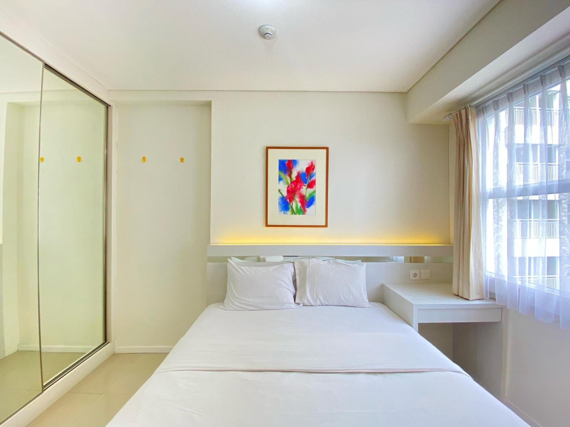 Minimalist And Spacious 1br At Parahyangan By Travelio Apartemen